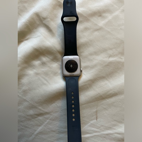 Apple Watch SE - Picture 2 of 2